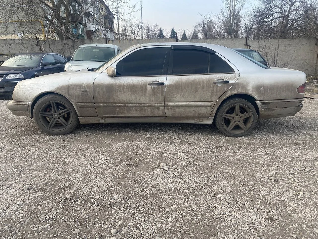 Кулак поворотный левый Mercedes-Benz E class W210 1995-2002 2.3 (150Hp) (111.970) RWD AT