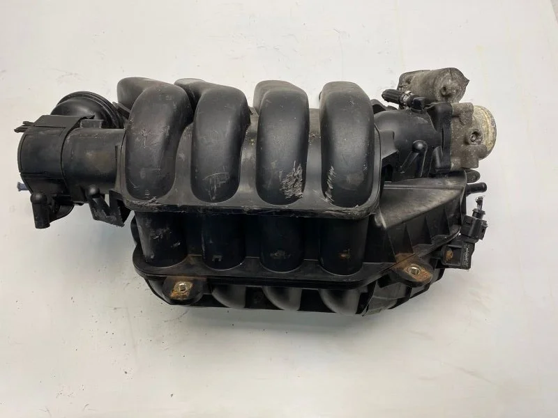 Коллектор впускной Volkswagen Passat B6 2005-2010