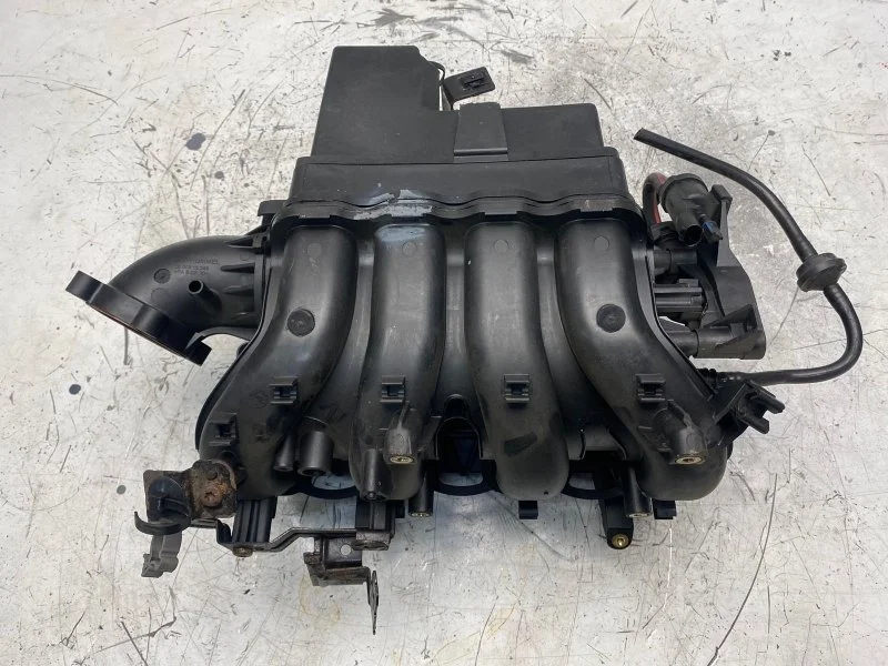 Коллектор впускной Opel Astra J 2009-2012
