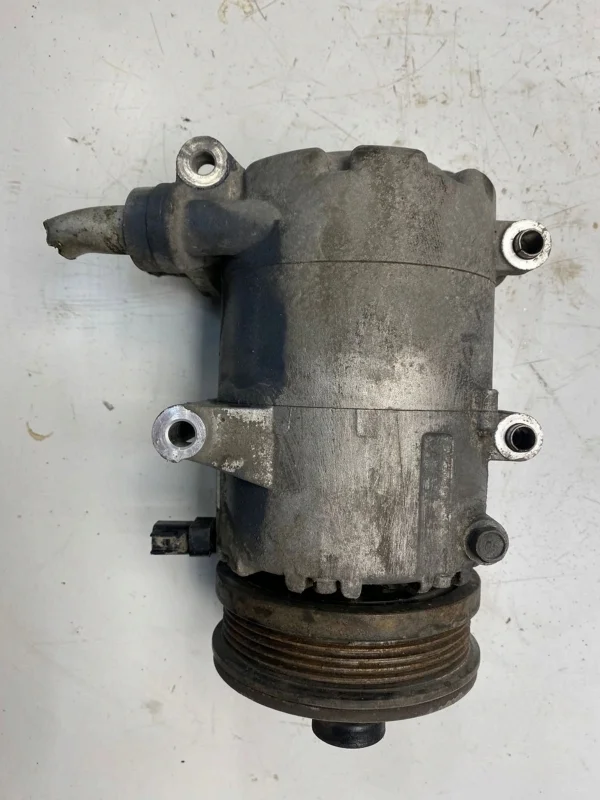 Компрессор кондиционера Ford Focus 2 2004-2011