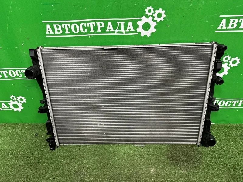 Радиатор двигателя Mercedes