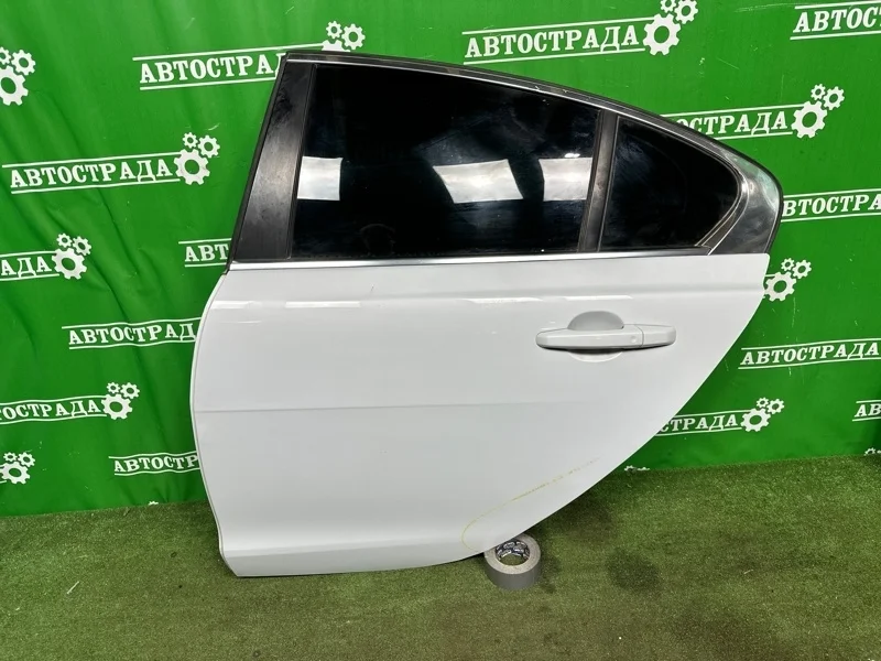 Дверь Jaguar XE 2015-2021