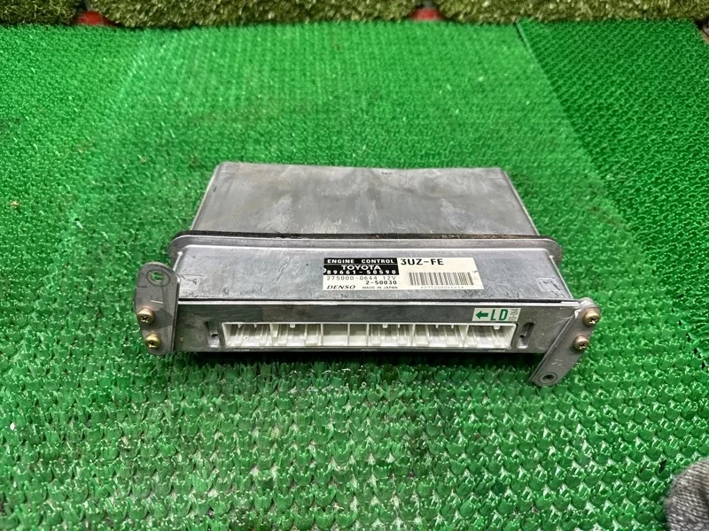 Блок управления двигателем Toyota 2000-2003