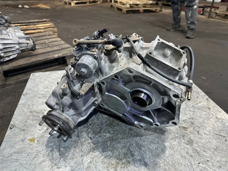 Раздаточная коробка Toyota Land Cruiser 100 1998-2002