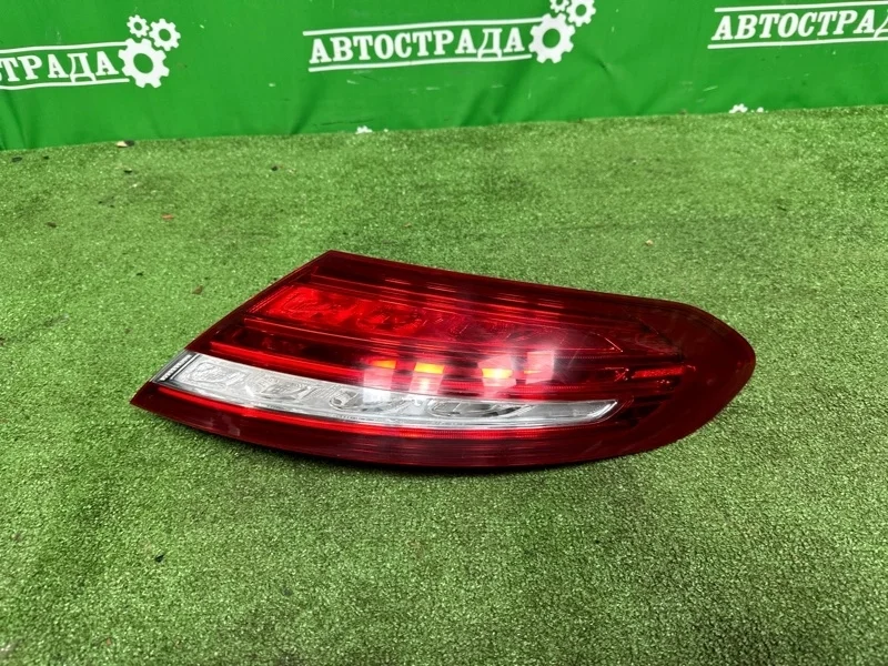 Фонарь Mercedes 2014-2018 C205