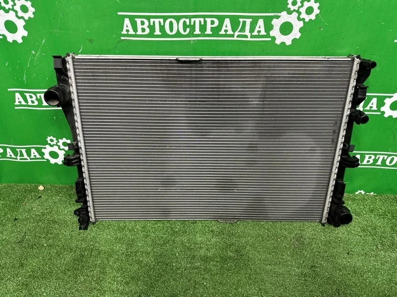 Радиатор двигателя Mercedes