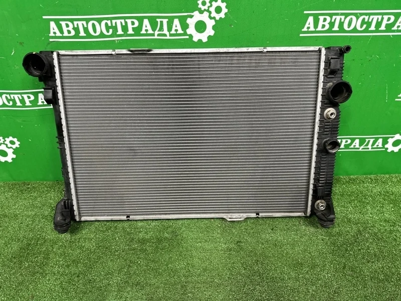 Радиатор двигателя Mercedes