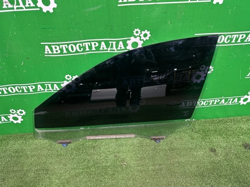 Стекло двери Lexus IS 3 2013-2019