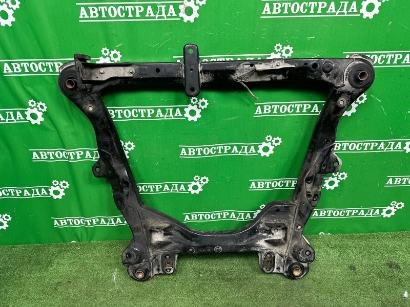Подрамник Toyota Camry 2003-2017
