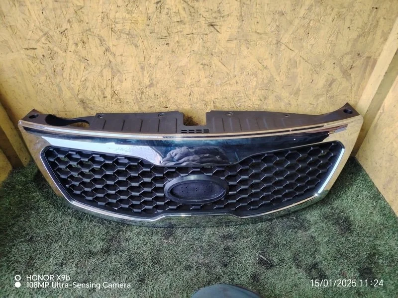 Решетка радиатора Kia Sorento 2010