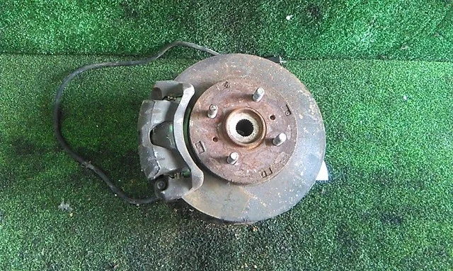 Кулак поворотный левый CS5A MITSUBISHI LANCER IX CS 2003-2005, LANCER CEDIA RHD CS 2000-2003, LANCER IX CS 2005-2010, DION CR 2000-2005