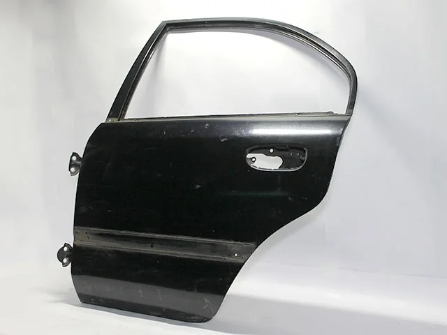 Дверь задняя левая MITSUBISHI CARISMA DA 1995-1998, CARISMA DA 1999-2003