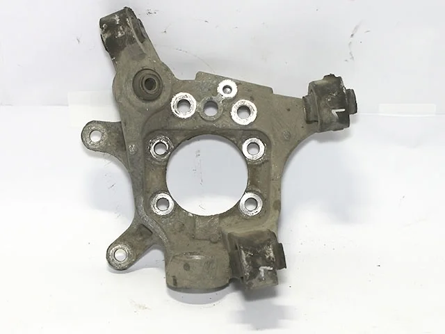 Кулак задний левый V35 NISSAN 350Z Z33 2002-2009, INFINITI INFINITI M35 Y50 2005-2010, INFINITI G III V35 2002-2007, NISSAN FUGA I Y50 2004-2007