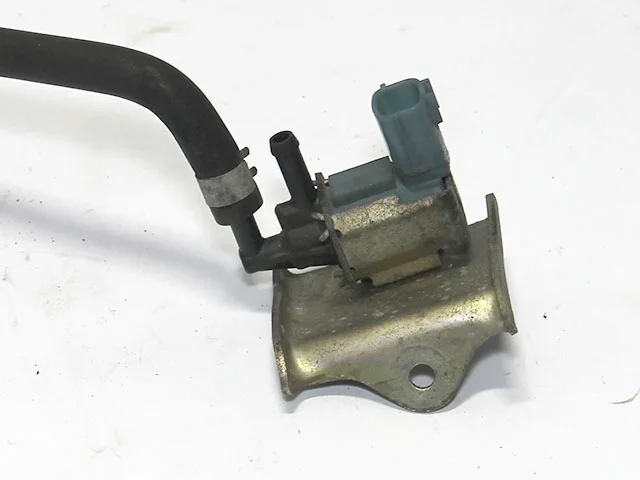 Клапан электромагнитный V35 NISSAN PRIMERA III P12 2002-2008, MURANO Z50 2003-2008, PATROL Y61 2004-2010, STAGEA II M35 2001-2007