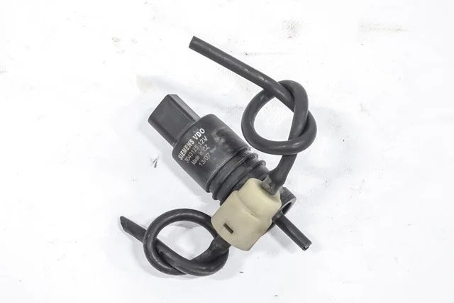 Насос бачка омывателя CV5W MITSUBISHI OUTLANDER XL CW 2007-2010, OUTLANDER XL CW 2010-2012, DELICA D:5 V CV 2007-2019