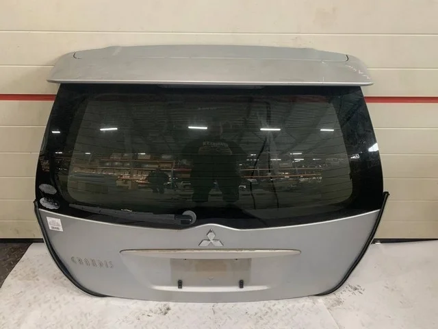 Крышка багажника NA4W MITSUBISHI GRANDIS NA4W 2003-2011
