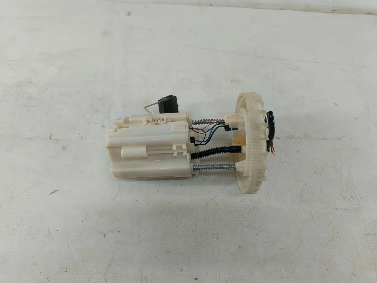 Насос топливный погружной NHW20 TOYOTA PRIUS XW20 2003-2005, PRIUS XW20 2005-2009, PRIUS XW20 2009-2011
