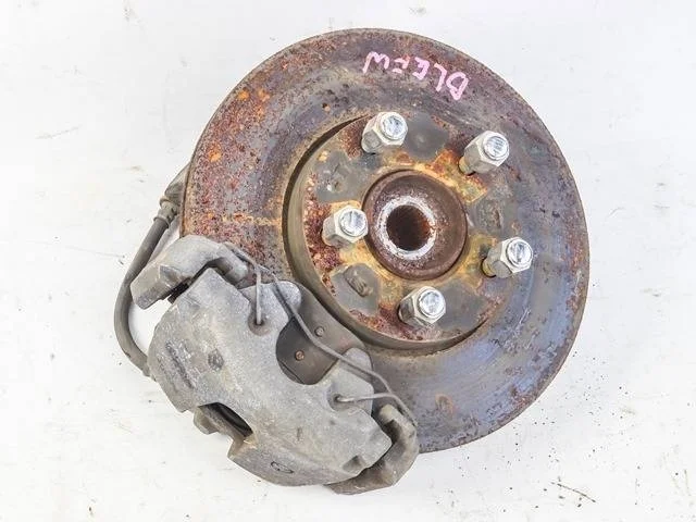 Кулак поворотный левый BLEFW MAZDA MAZDA 3 BL 2008-2011, MAZDA 3 BL 2011-2013, AXELA BL 2009-2011