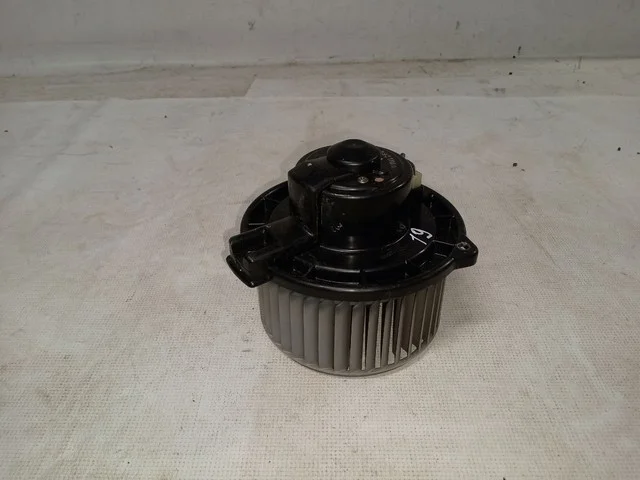 Мотор отопителя V75W MITSUBISHI PAJERO III / MONTERO III V6 / V7 2000-2002, PAJERO III / MONTERO III V6 / V7 2003-2006