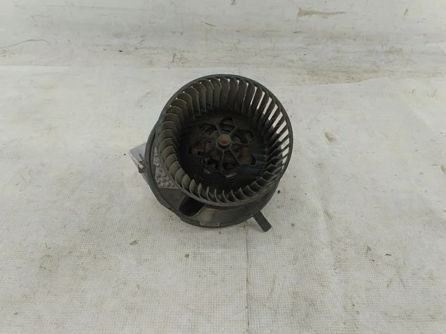 Мотор отопителя 137 VOLKSWAGEN PASSAT B6 2005-2010, PASSAT CC 357 2008-2012, GOLF V 1K1 / 1K5 2003-2009, GOLF VI 5K1 / AJ5 2009-2013