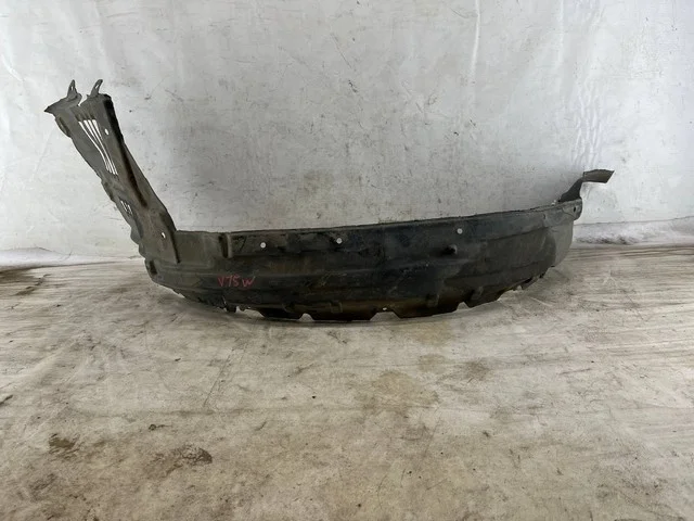 Подкрылок передний левый V75W MITSUBISHI PAJERO III / MONTERO III V6 / V7 2000-2002