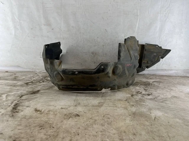 Подкрылок передний правый NA4W MITSUBISHI GRANDIS NA4W 2003-2011