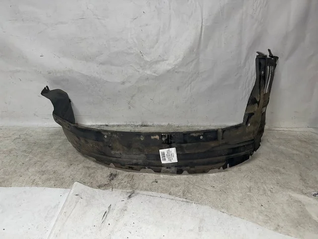 Подкрылок передний правый V75W MITSUBISHI PAJERO III / MONTERO III V6 / V7 2000-2002