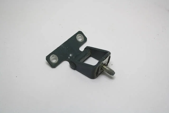 Петля крышки багажника левая=правая CW5W MITSUBISHI COLT VI Z20 / Z30 2002-2008, OUTLANDER XL CW 2007-2010, OUTLANDER XL CW 2010-2012
