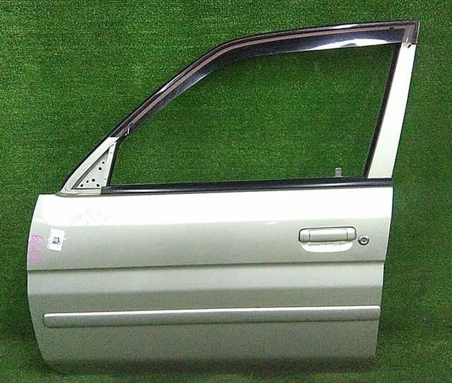 Дверь передняя левая DW3W MAZDA DEMIO DW 1999-2003