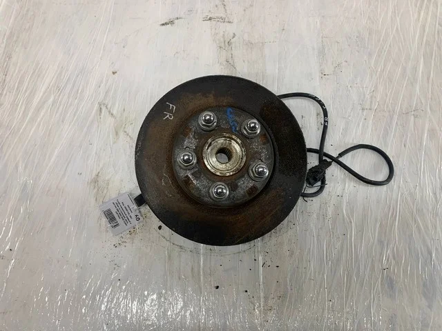 Кулак поворотный правый CU4W MITSUBISHI OUTLANDER CU 2003-2007, AIRTREK CU 2001-2005