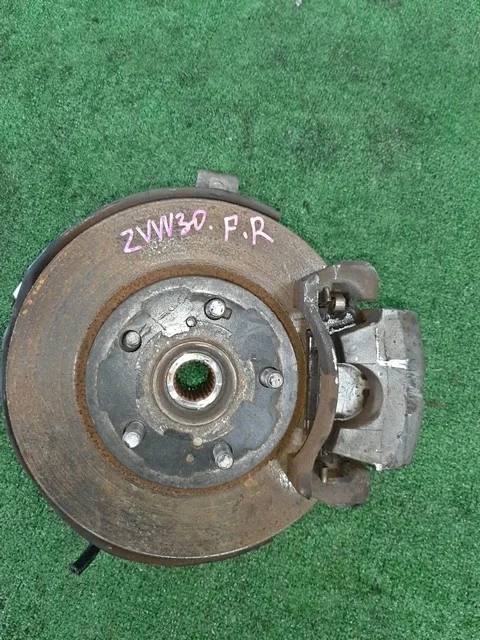 Кулак поворотный правый ZVW30 TOYOTA PRIUS XW30 2009-2011, PRIUS XW30 2011-2015, LEXUS CT 200H A10 2011-2013, CT 200H A10 2014-2017