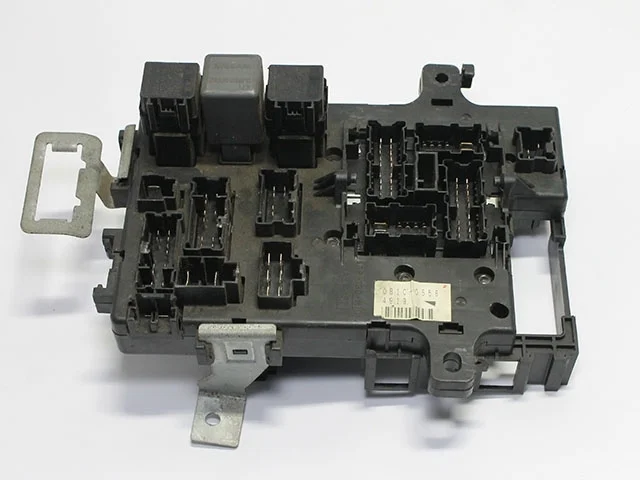 Блок предохранителей P11 NISSAN PRIMERA II P11 1995-2000, PRIMERA II P11 2000-2002