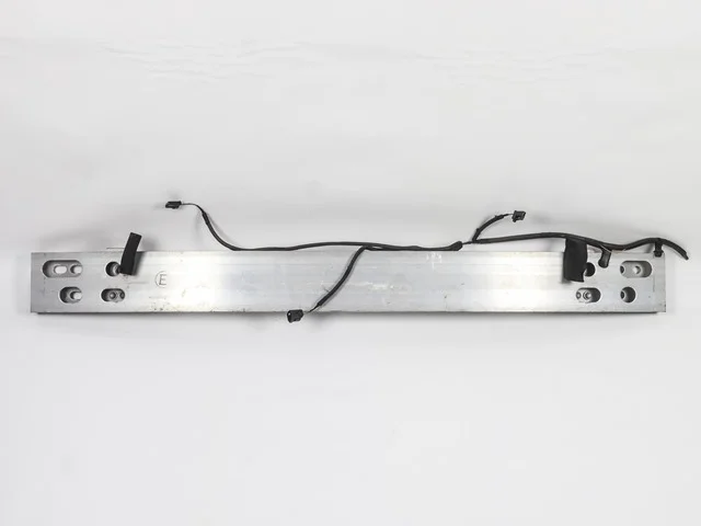 Усилитель бампера переднего (отличное состояние) ZVW30 TOYOTA PRIUS XW30 2009-2011, PRIUS XW30 2011-2015