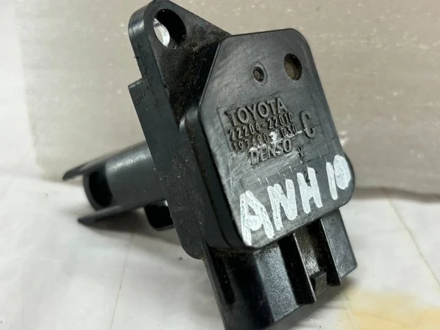 Датчик массового расхода воздуха ANH10 TOYOTA LAND CRUISER 200 2007-2012, ALPHARD H10 2005-2008, ALPHARD H10 2002-2005, COROLLA E120 2001-2004