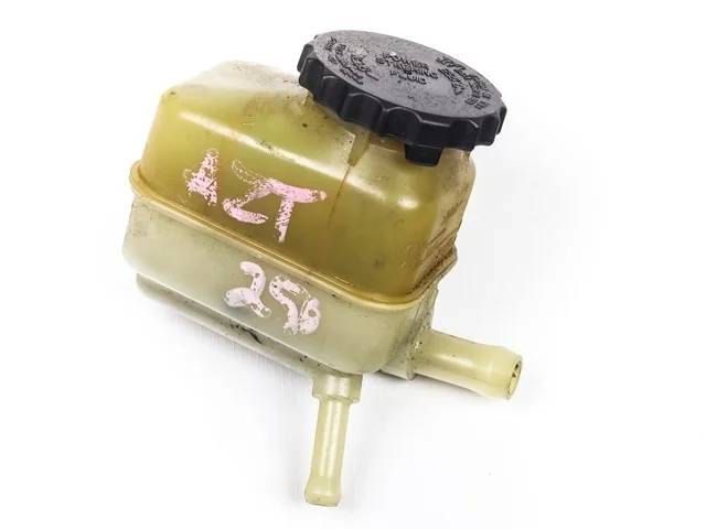 Бачок ГУР AZT250 TOYOTA OPA XT10 2000-2005, AVENSIS T250 2006-2008, AVENSIS T250 2003-2006