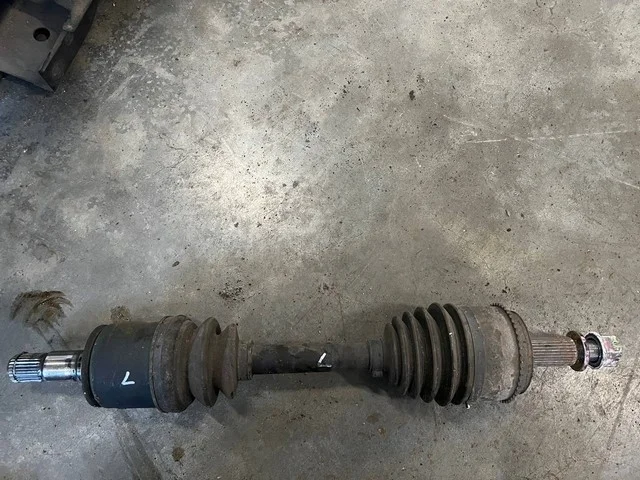 Привод передний левый V75W MITSUBISHI PAJERO III / MONTERO III V6 / V7 2000-2002, PAJERO III / MONTERO III V6 / V7 2003-2006