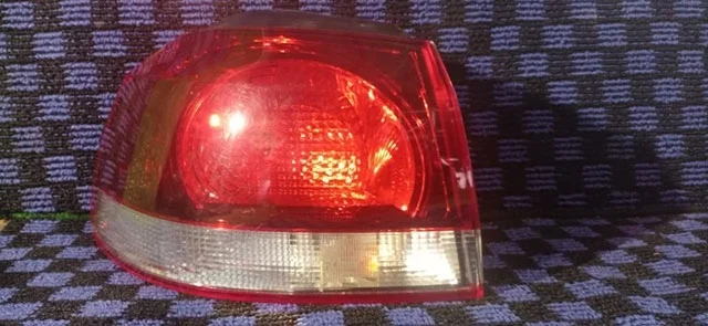 Фонарь задний левый внешний 5K1 VOLKSWAGEN GOLF VI 5K1 / AJ5 2009-2013