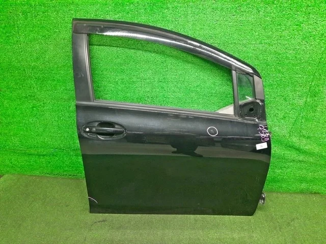 Дверь передняя правая (тычок) KSP90 TOYOTA VITZ XP90 2005-2007, YARIS XP90 2005-2009, VITZ XP90 2007-2010, YARIS XP90 2009-2010