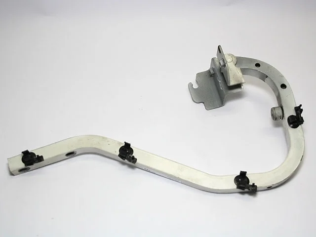 Петля крышки багажника правая CS2A MITSUBISHI LANCER IX CS 2003-2005, LANCER IX CS 2005-2010