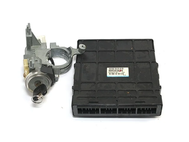 Блок управления двигателем CS2A MITSUBISHI LANCER CEDIA RHD CS 2000-2003