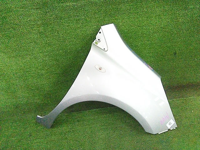 Крыло переднее правое (потерто) E11 NISSAN NOTE E11 2005-2008, NOTE E11 2008-2012