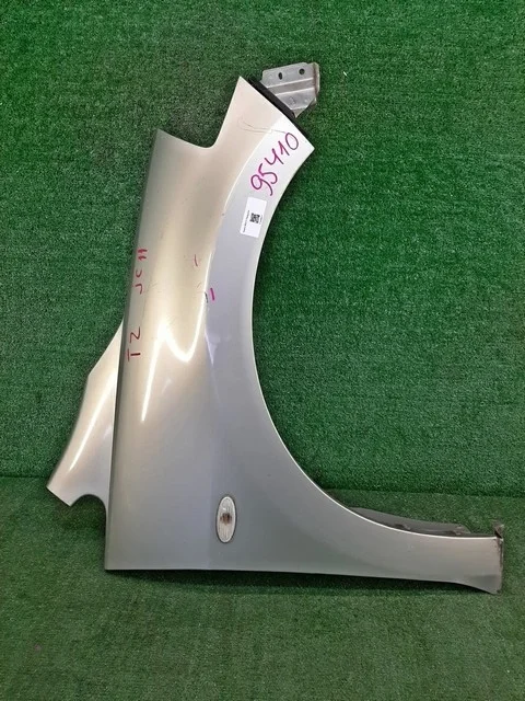 Крыло переднее правое (царапины) C11 NISSAN TIIDA C11 2004-2007, TIIDA LATIO SC11 2004-2007, TIIDA LATIO SC11 2008-2012, TIIDA C11 2008-2012