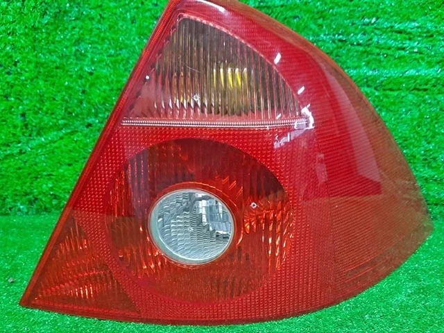 Фонарь задний правый B4Y FORD MONDEO III BLY / B5Y / BWY 2000-2007