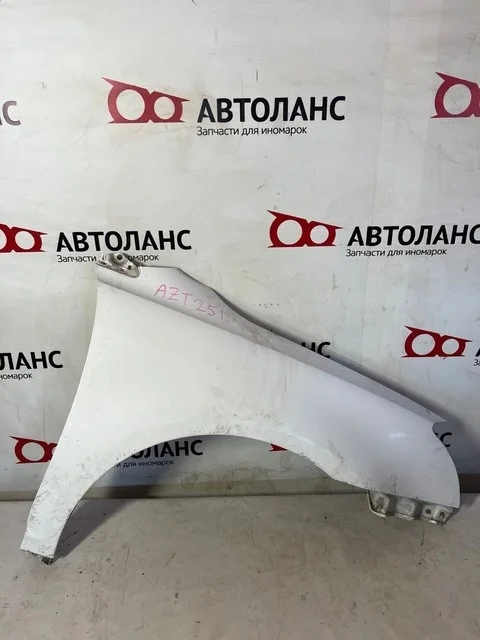 Крыло переднее правое (потертость) AZT251 TOYOTA AVENSIS T250 2006-2008