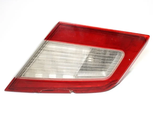 Фонарь задний правый внутренний (дефект стекла) DM1A MITSUBISHI GALANT DM 2008-2012