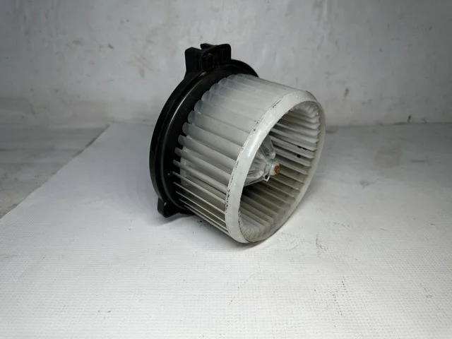 Мотор отопителя AZT251 TOYOTA AVENSIS T250 2006-2008, AVENSIS T250 2003-2006, COROLLA E120 2001-2004, COROLLA E120 2004-2006