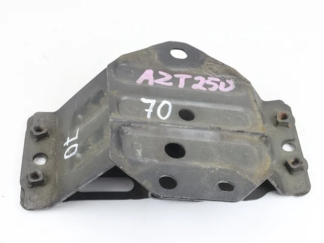 Кронштейн усилителя заднего бампера правый AZT250 TOYOTA AVENSIS T250 2006-2008, AVENSIS T250 2003-2006