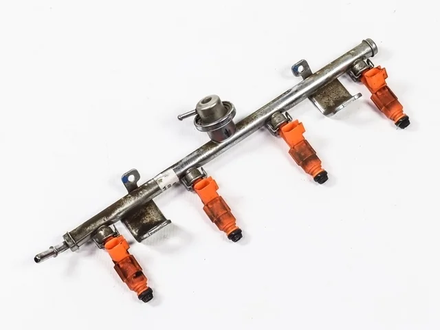 Рампа топливная LW3W MAZDA MPV LW 2002-2003, MPV LW 2003-2006