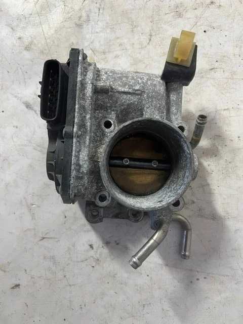 Заслонка дроссельная AZT251 TOYOTA AVENSIS T250 2006-2008, AVENSIS T250 2003-2006, ISIS XM10 2004-2007, ISIS XM10 2007-2009, ISIS XM10 2009-2017
