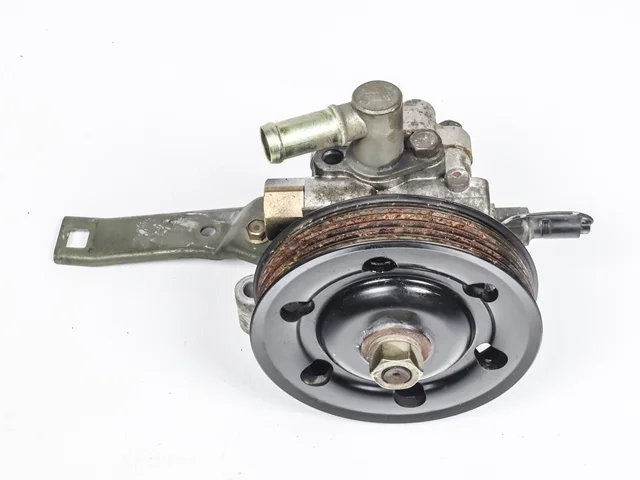 Насос гидроусилителя руля (хорошее состояние) LW3W MAZDA MPV LW 2002-2003, MPV LW 2003-2006